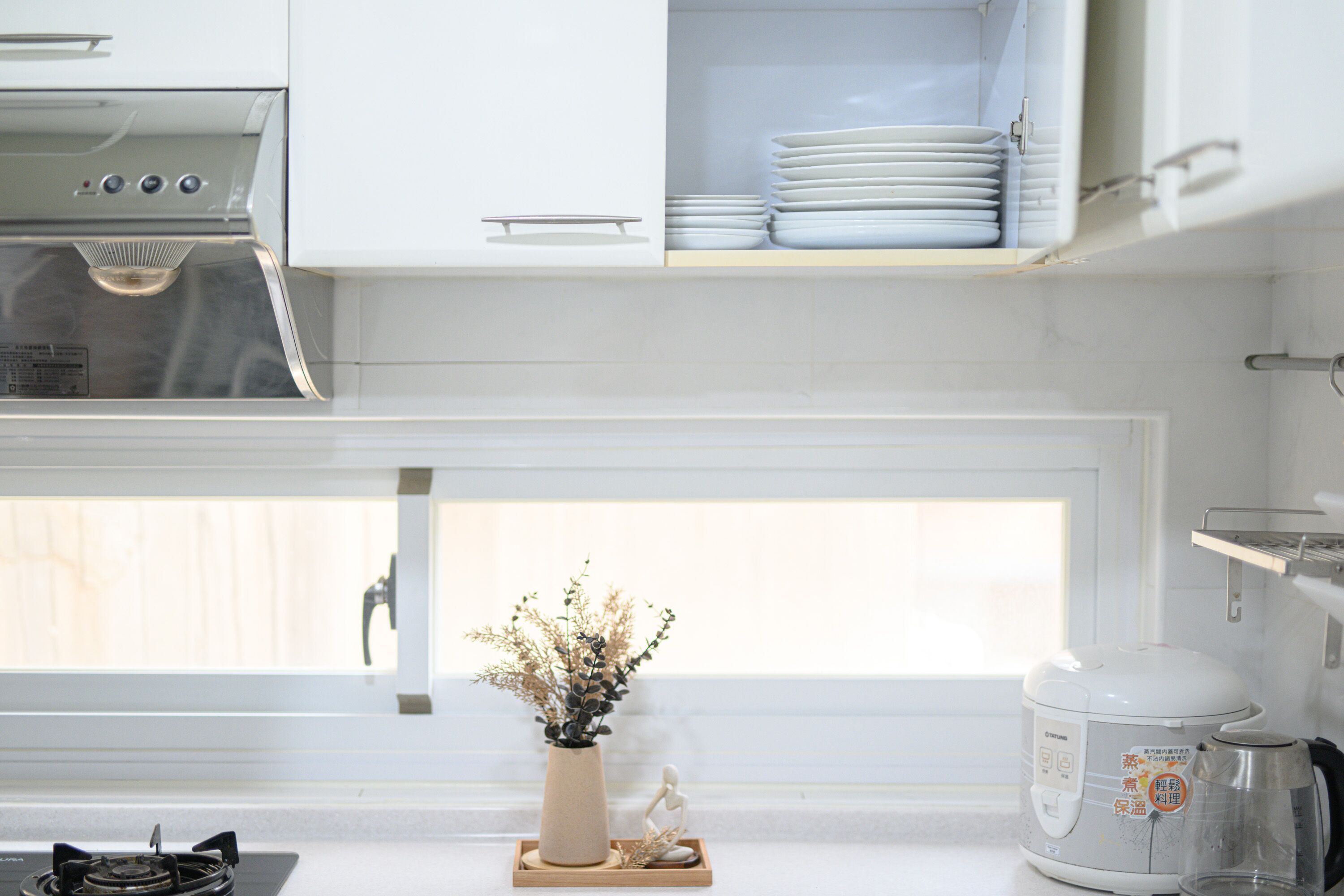 冰箱、微波炉、烤箱、炉灶