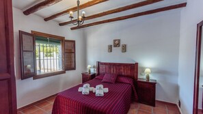 3 bedrooms, iron/ironing board, travel cot, WiFi - Cantoblanco I Viñuela by Ruralidays (Málaga)