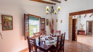 Dining - Cantoblanco I Viñuela by Ruralidays (Málaga)