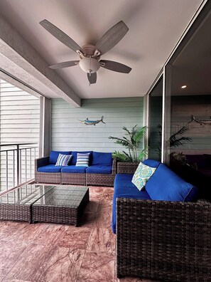 Smart TV, DVD player, stereo - La Brisa - Ocean Views Across from Smathers Beach (Key West)