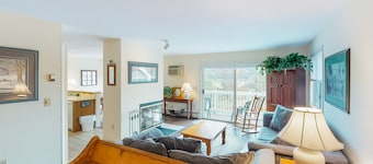 Condo de montagne idéalement situé avec piscine et bain à remous partagés - Près du ski