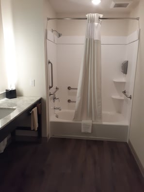 Standard Single Room | Accessible bathroom