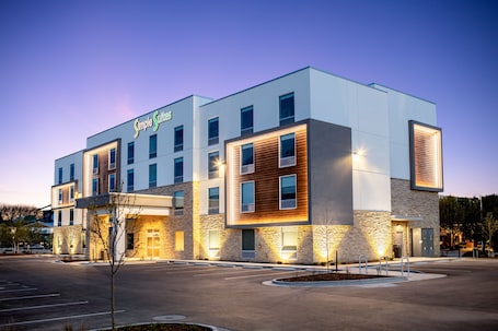 Exterior. Simple Suites Boise Airport