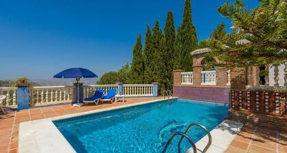 Sierra Tejeda - Casa Jardín Alcaucín by Ruralidays