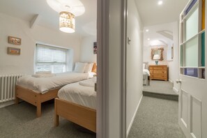 3 chambres, fer et planche à repasser, Wi-Fi, literie fournie