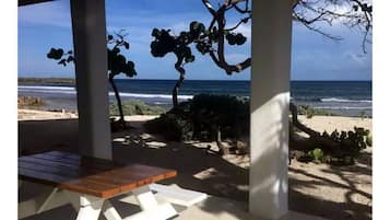 Beach nearby, sun-loungers, beach towels