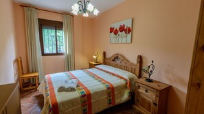 3 soverom, reiseseng for barn og wi-fi