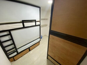 Blackout drapes, free WiFi, bed sheets