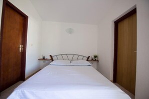 1 bedroom, free WiFi, bed sheets