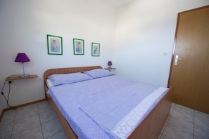 1 quarto, Wi-Fi de cortesia, roupa de cama
