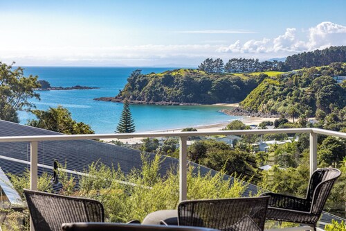 Luxury at Palm Beach is just a 5 min walk to Palm Beach