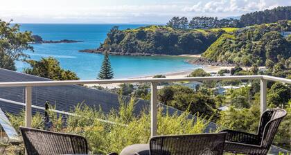 Luxury at Palm Beach is just a 5 min walk to Palm Beach