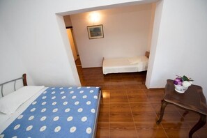 1 bedroom, free WiFi, bed sheets