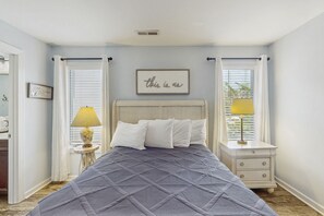 2 bedrooms, iron/ironing board, Internet, bed sheets