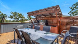 Outdoor dining - Ocean Beach Road, 22 (Shoal Bay)