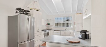 Peaceful pet friendly bushland escape