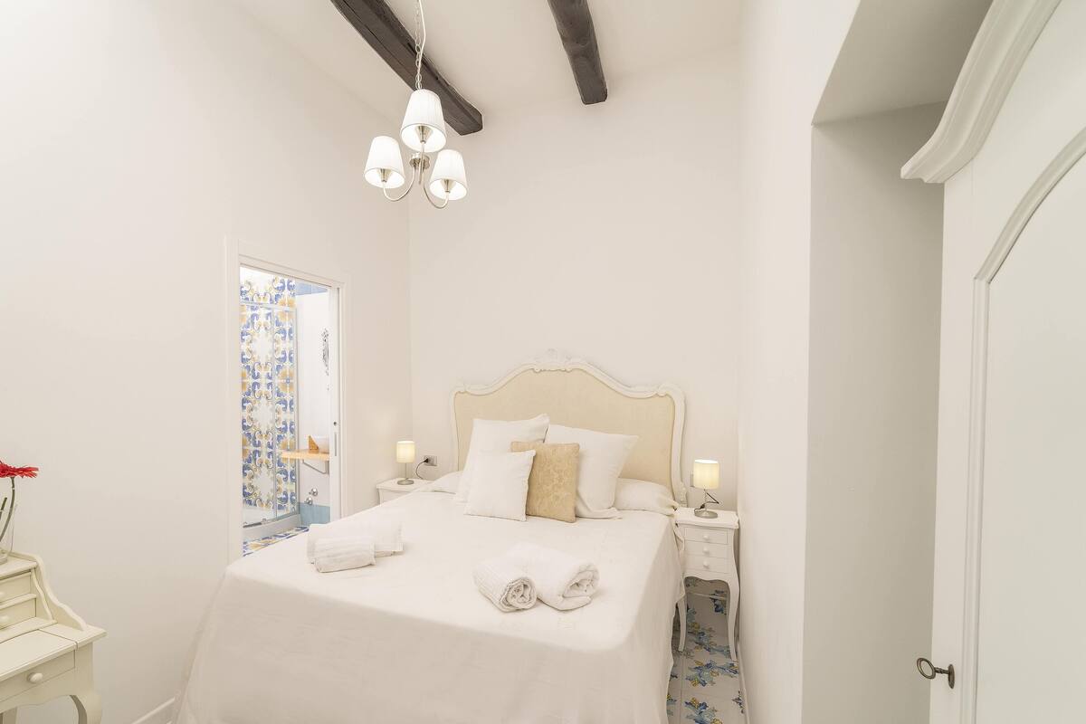 Double Room | Premium bedding, down comforters, desk, blackout drapes