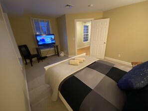 2 Schlafzimmer, Schreibtisch, Bügeleisen/Bügelbrett, WLAN