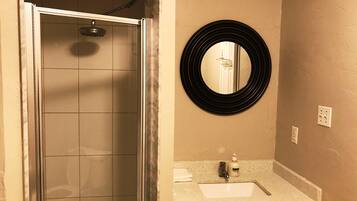 Phòng đôi Premium, phòng tắm riêng | Phòng tắm | Máy sấy tóc, khăn tắm