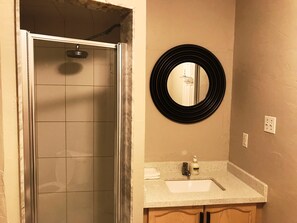 Premium Double Room, Private Bathroom | Bathroom | Hair dryer, towels