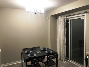 Basic Double Room, Shared Bathroom | Living area