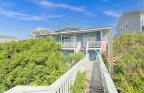 Shower - "It's All Good" - Oceanfront Pet Friendly Home, 4 Bedrooms / 4 Bathrooms (Holden Beach)