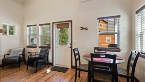 House | Private kitchen | Dishwasher, cookware/dishes/utensils - Ps1-672 Lakeshore Retreat (Sandpoint)