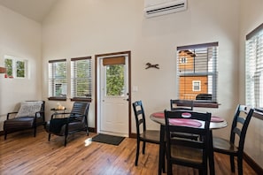 House | Private kitchen | Dishwasher, cookware/dishes/utensils - Ps1-672 Lakeshore Retreat (Sandpoint)