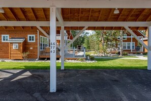 House | Property grounds - Ps1-672 Lakeshore Retreat (Sandpoint)