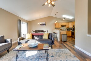 TV, fireplace, Netflix, streaming services
