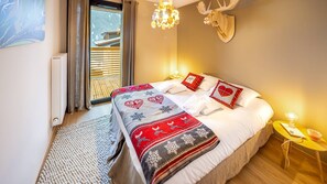 Iron/ironing board, WiFi, bed sheets, wheelchair access