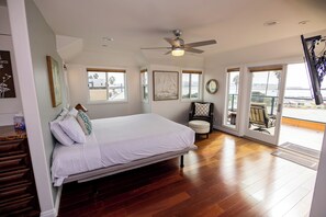 4 habitaciones, tabla de planchar con plancha y acceso a internet 