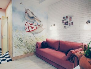 TV - Alice in Wonderland near Ipodrom (Kyiv)