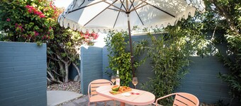The Wesley by AvantStay – Mid-Century Modern Oasis with Pool
