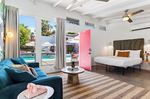 Deluxe King Studio | Premium bedding, WiFi (free), individually decorated - The Rosalie by AvantStay (Palm Springs)