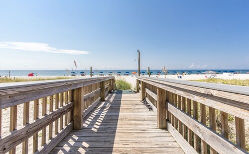 Gulf Front Condo | Outdoor & Indoor Pools!