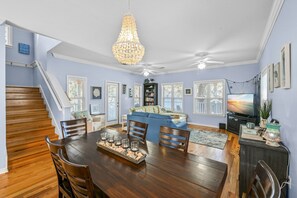 Interior - Good Day Sunshine! Across From The Pool - Sleeps 10- NEWLY RENOVATED! (Santa Rosa Beach)