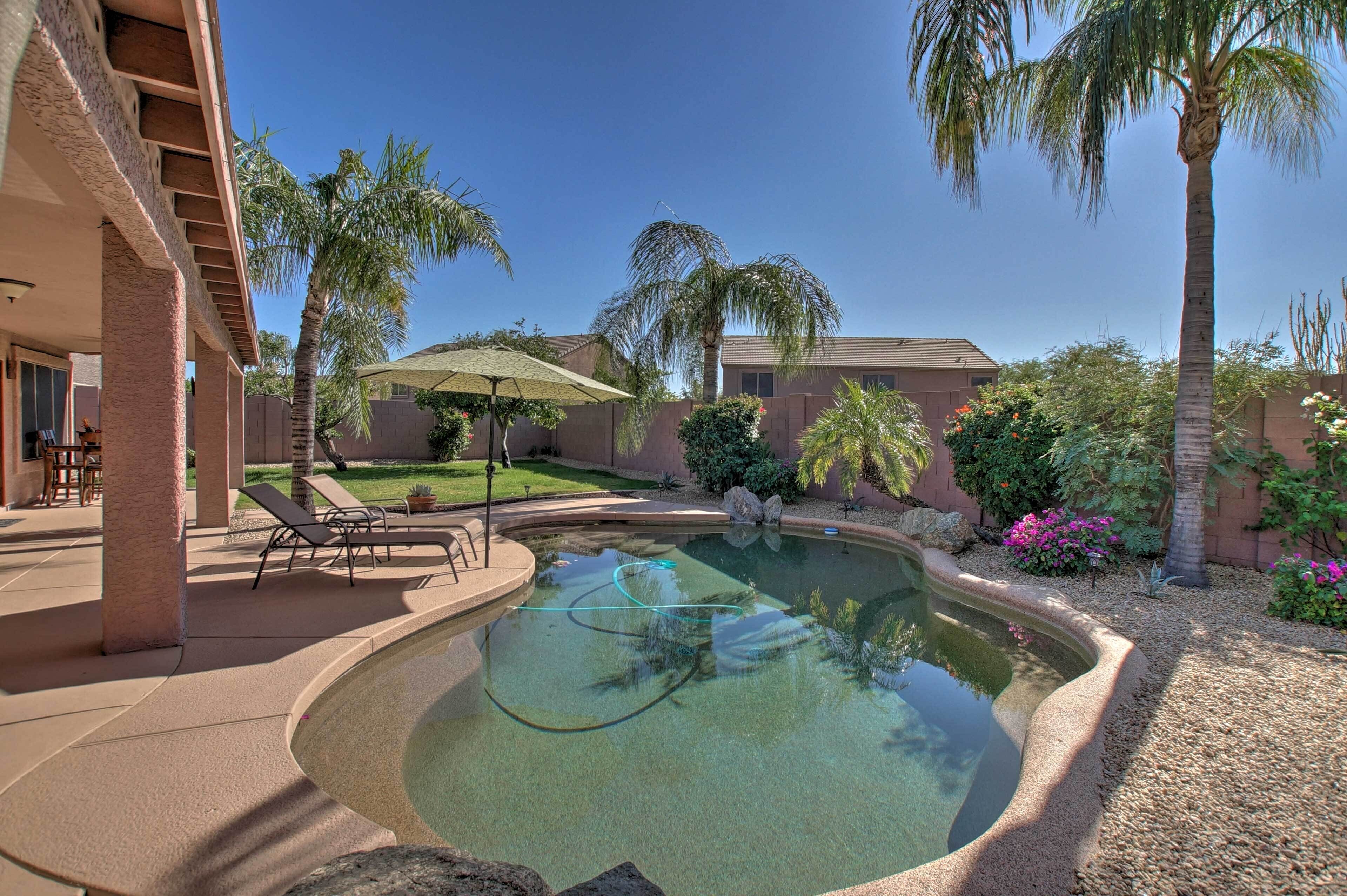 N. Phoenix Desert Dream w/ Private Outdoor Oasis!
