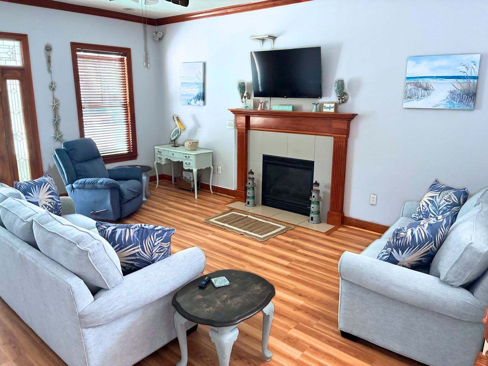 Pet-friendly Destin Home | Walk To Beach, Pool Access - Destin, FL