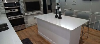 Spacious home 28 miles from Downtown Chicago