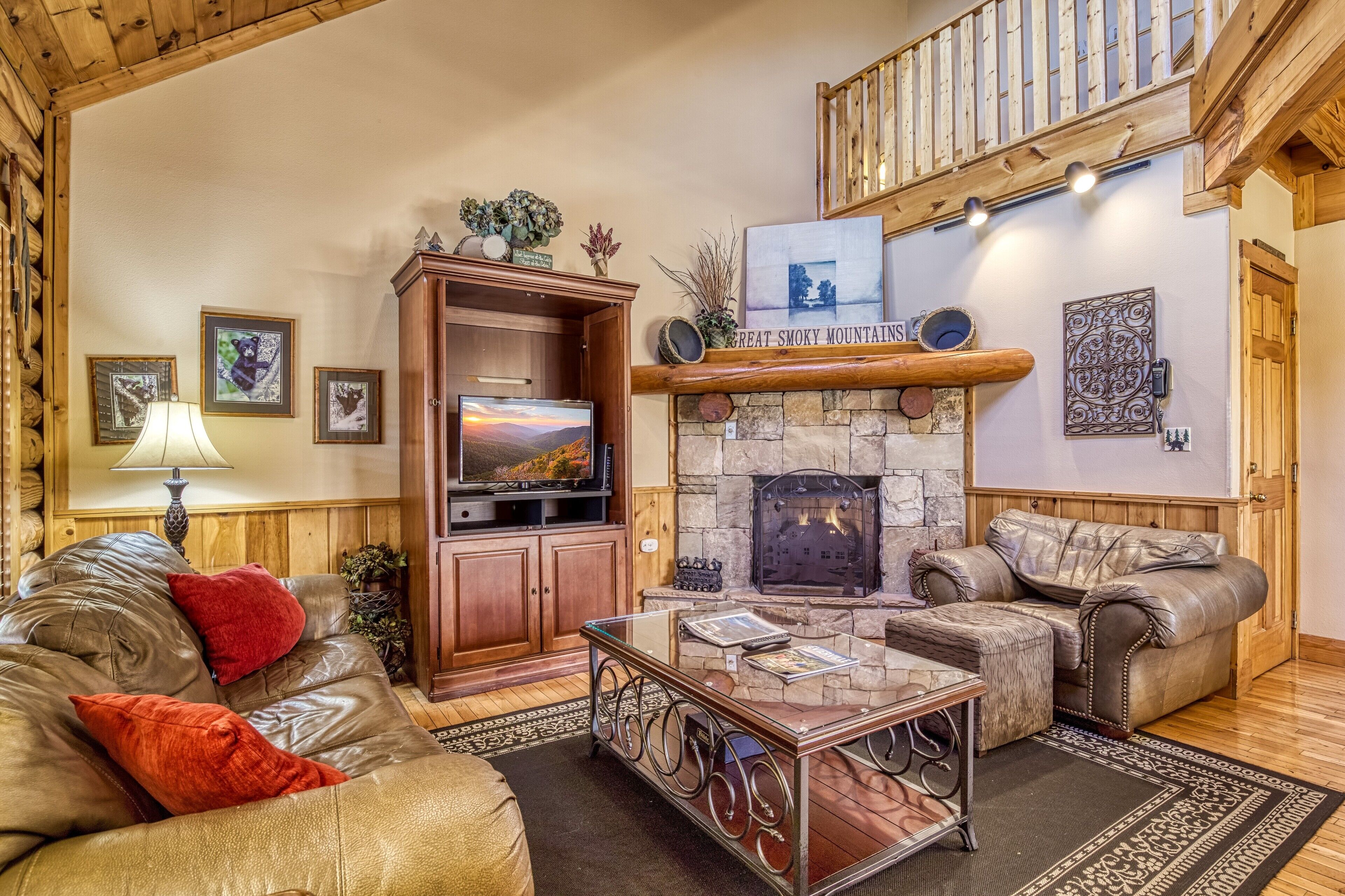 Fernseher, Kamin, Videospiele, Tischfußball