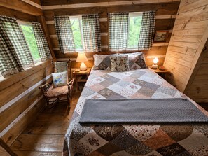 1 bedroom, iron/ironing board, WiFi (free), bed sheets - Romantic Mountain Cottage Near Boone (Purlear)