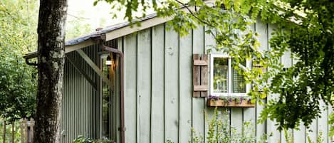 Tucked-away cabin on Singing Waters Farm