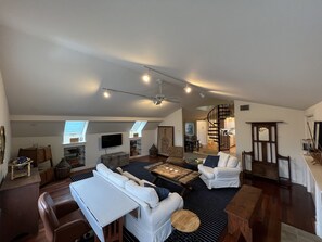 TV connectée, cheminée