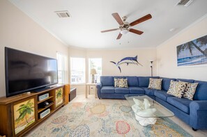 TV - SAVE BIG $$FEBRUARY! OCEANFRONT 4 BIKES & 2-2 PERSON KAYAKS. KING & QUEEN BEDS! (Cudjoe Key)