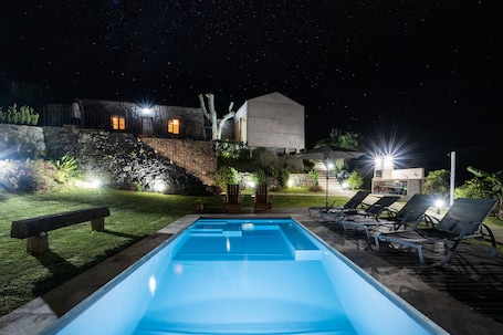 Outdoor pool. Casa do Castanheiro, Açores - With private pool!