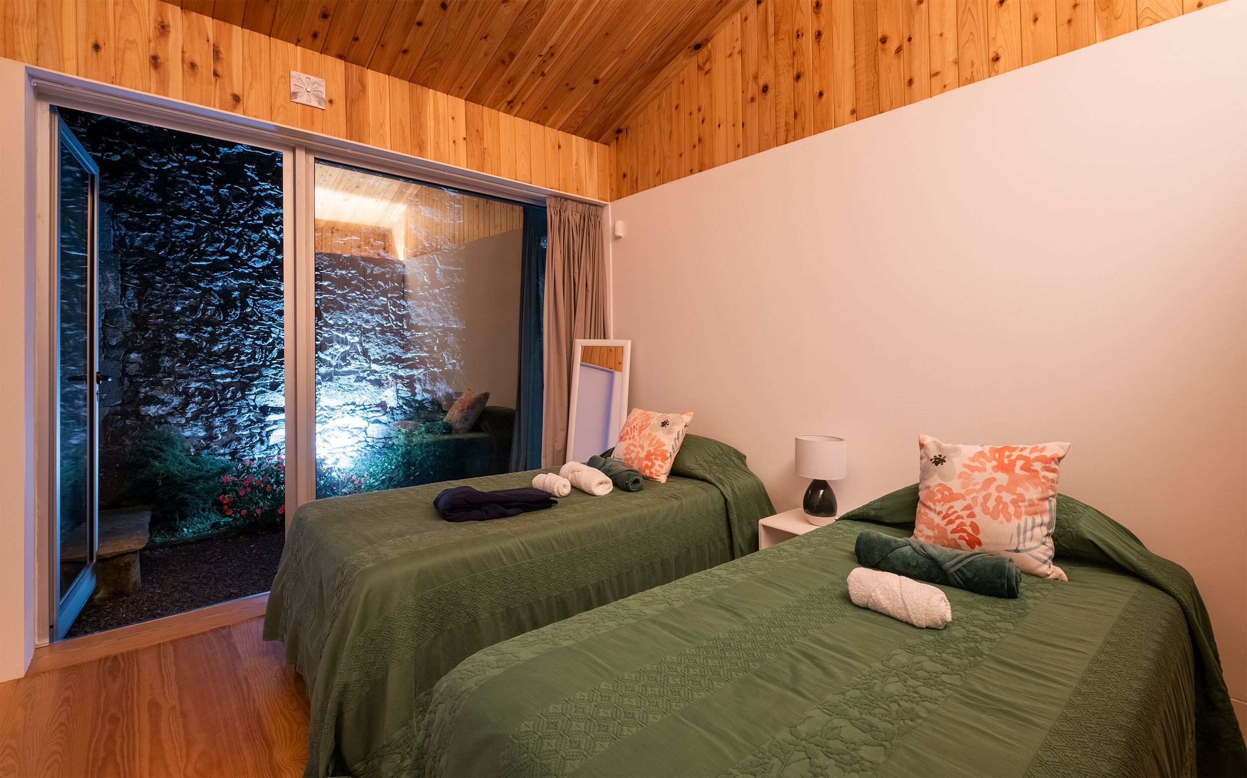 2 sovrum, strykjärn/strykbräda, resesäng och gratis wi-fi