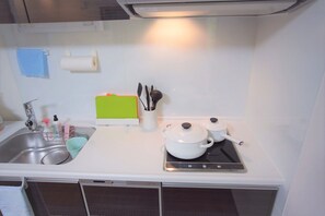 Private Vacation Home | Private kitchenette | Fridge, microwave, electric kettle, rice cooker