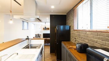 Fridge, microwave, stovetop