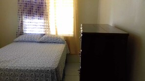 2 bedrooms, in-room safe, internet, bed sheets